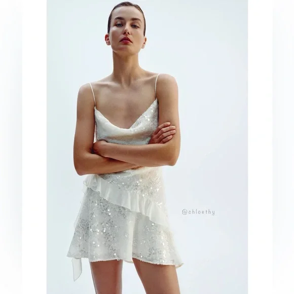 zara white dresses Drop Waist Maxi Dress-White XL Complete your look with gold accents and strappy stilettos for a truly luxurious ensemble ZARA H&M WHITE DRESSES Try-On